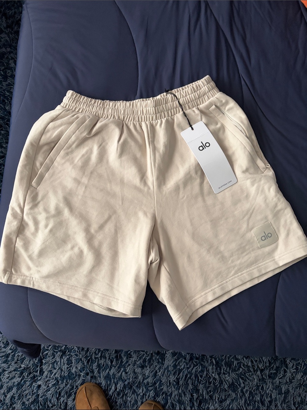 ALO Yoga Mens 7” Double Take Shorts Bone